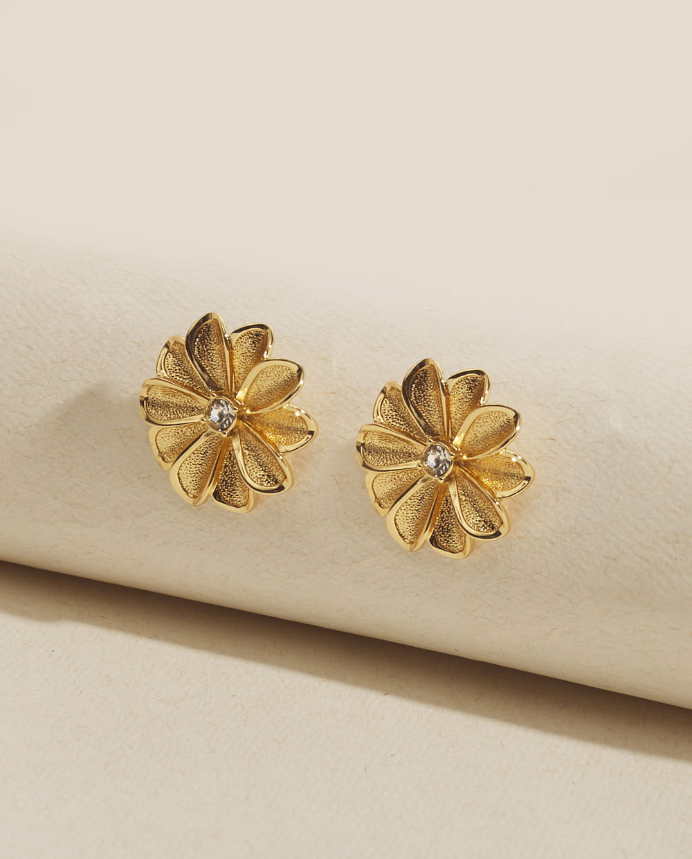 Aretes de oro Flor Brillante